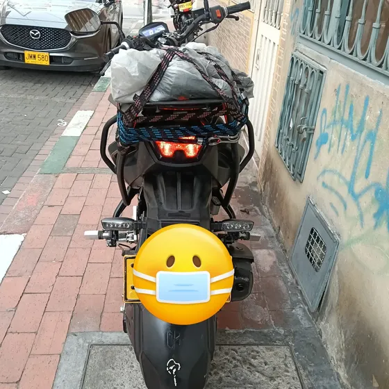 Moto En Buen Estado, Llantas Al80%,papeles Para Agosto