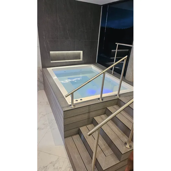 Piscinas Y Jacuzzis En Fibra De Vidrio