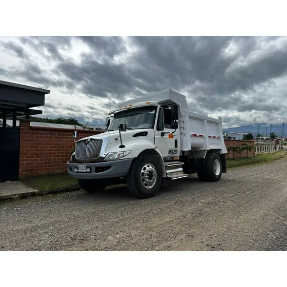 Volqueta International 4300 Sba Modelo 2014