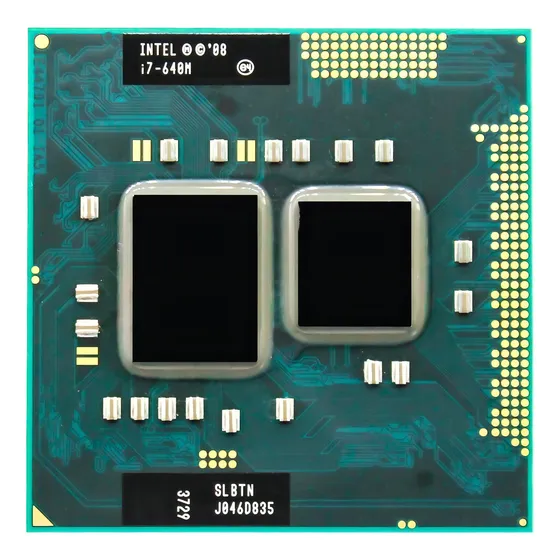 Processador gamer Intel Core i7-640M CN80617006936AA de 2 núcleos e 3.4GHz de frequência com gráfica integrada