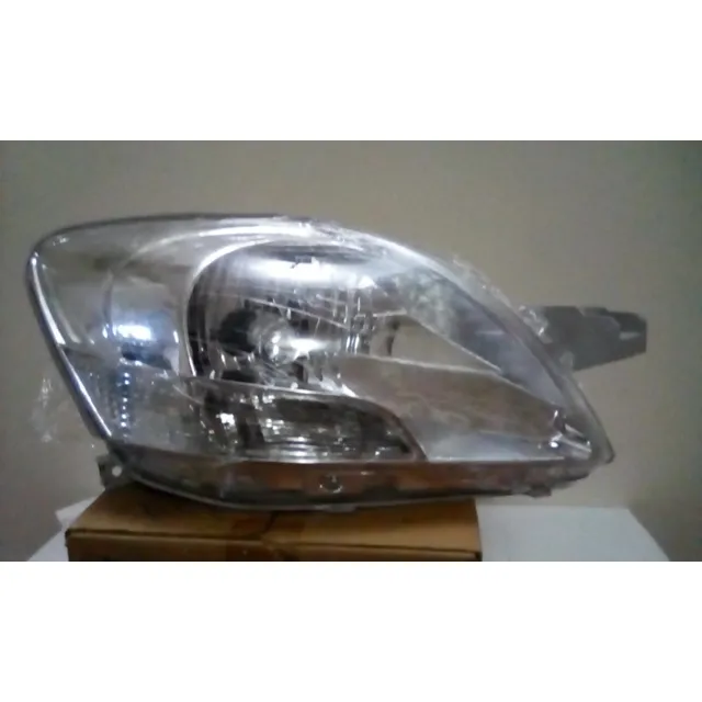 Faro Derecho Para Toyota Yaris Belta