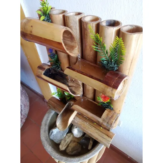 Fuente De Bambu Natural