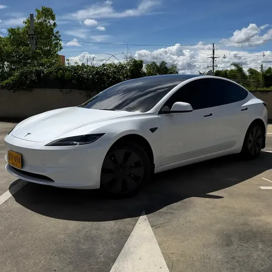 Tesla Model 3 2026 0.0 Rwd
