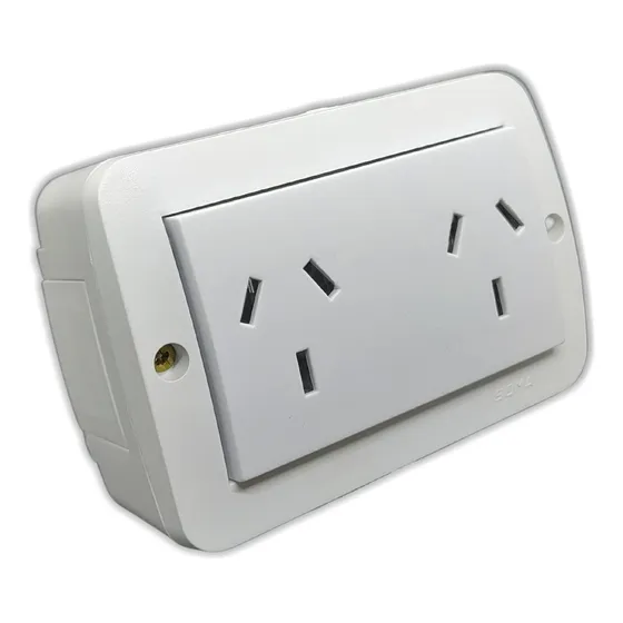 Toma Doble + Caja Exterior De 3 Módulos Para Cablecanal