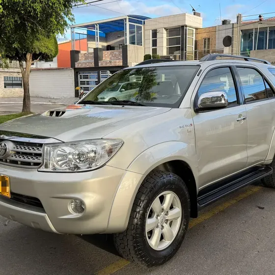 Toyota Fortuner 2011 3.0 Sr5
