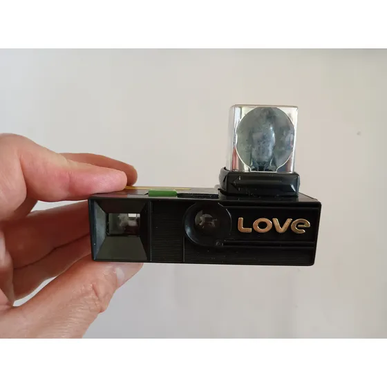 Câmera Fotográfica Love Analógica - Década De 1980 - C/caixa Preto