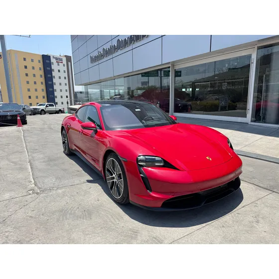 Porsche Taycan 469 Hp