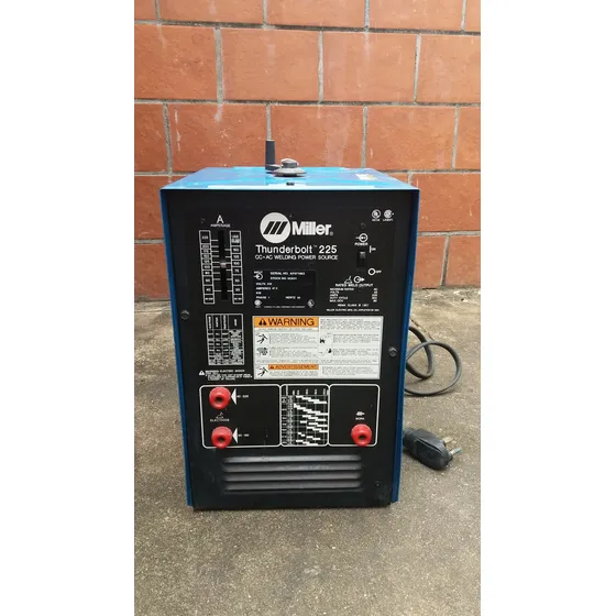Maquina De Soldar Marca Miller Modelo Thundelbolt 225