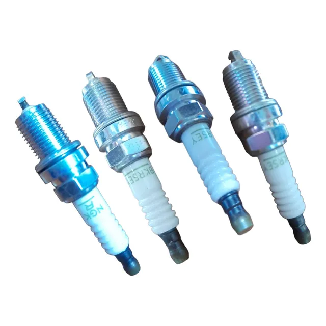 Bujía Ngk Bkr5ey Set X 4 Nisan Almera / B13  / B14 / Inyecci