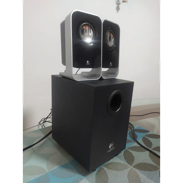 Parlantes Logitech Ls21 Subwoofer C/ Control Varias Fuentes