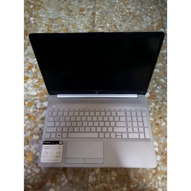 Portati Hp 15-dwxx Core I7 ( 8th Gen ) + Ssd 256gb + 8 Ram