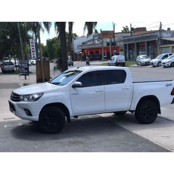 Toyota Hilux 2.8 Cd Srv 177cv 4x4