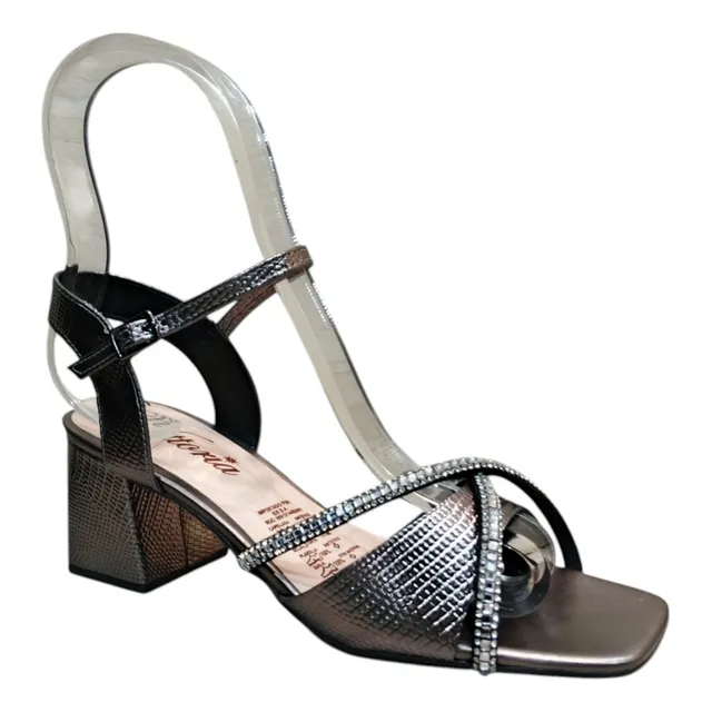 Sandalias Con Detalle Piedras En Tiras
