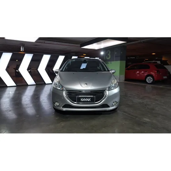 Peugeot 208 1.6 Feline