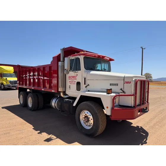 Dompe Volteo Internacional Paystar 5000 - Cummins Manual 14m