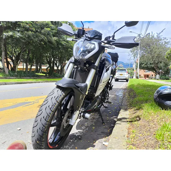  Benelli 180s Abs 2025 - Prácticamente Nueva ¡solo 546 Km!