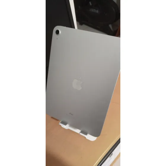 iPad 10 Casi Nueva En Perfecto Estado. Caja Sin Cargador