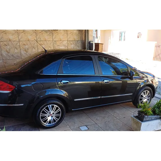 Fiat Linea 1.8 16v Essence Flex 4p