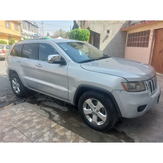 Jeep Grand Cherokee 5.7 Limited Premium V8 Navegación 4x2 Mt