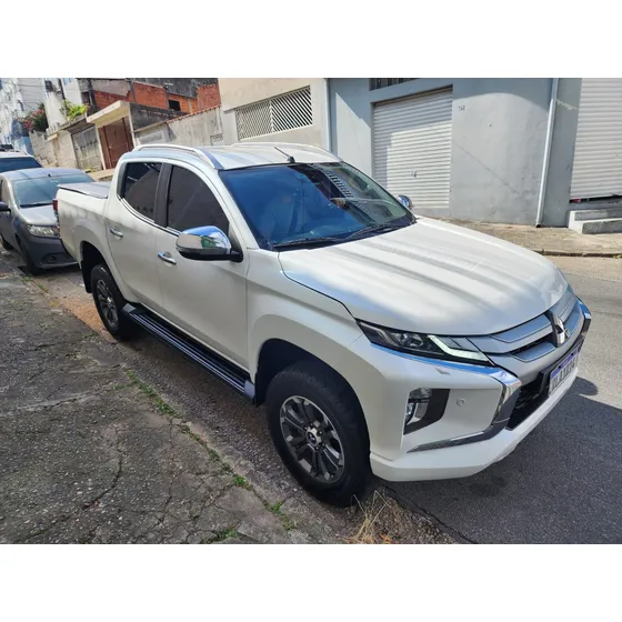 Mitsubishi L200 2.4 Triton Sport Hpe S Cab. Dupla 4x4 Aut. 4p