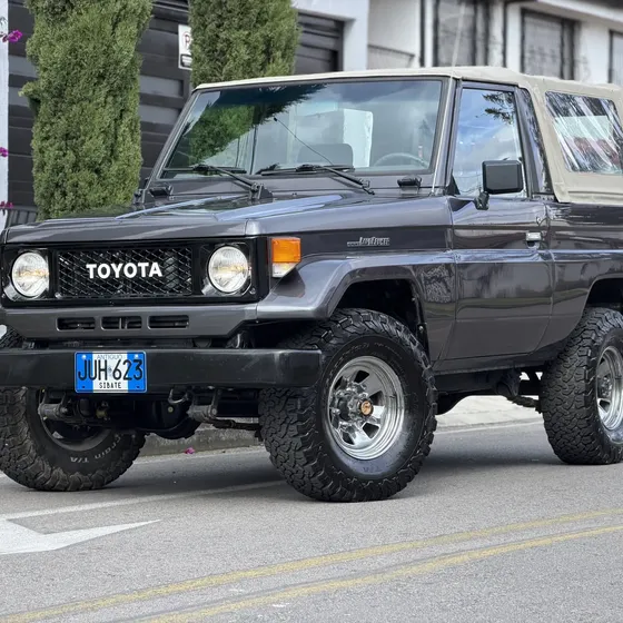 Toyota Land Cruiser 1985 4.0 Fj70