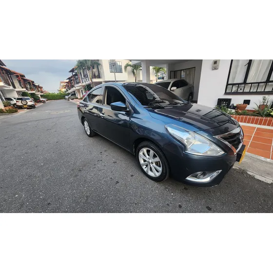 Nissan Versa 1.6 Advance At