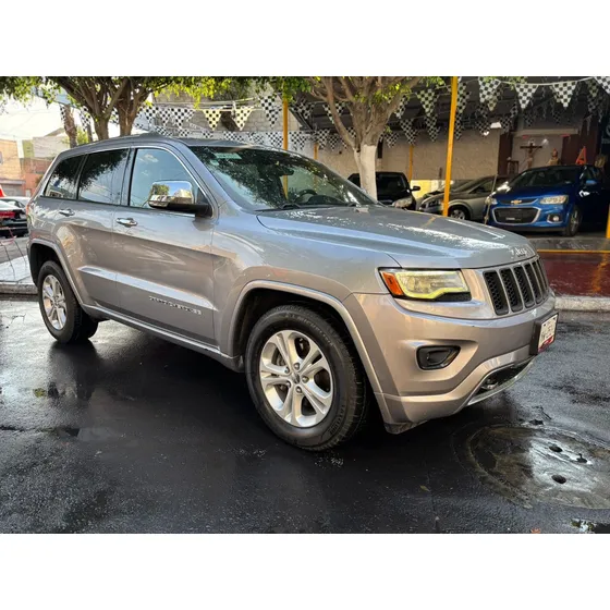Jeep Grand Cherokee 5.7 Overland V8