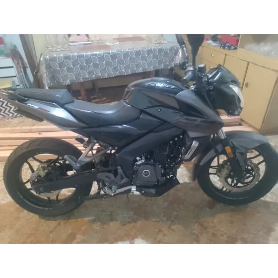 Rouser Ns200
