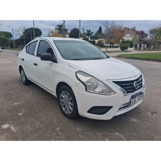 Nissan Versa 1.6 Sense