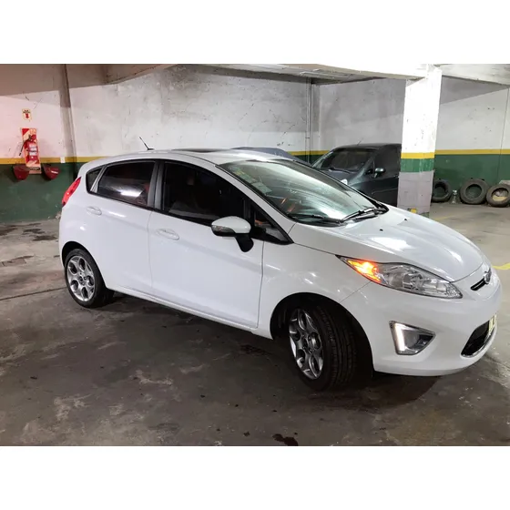 Ford Fiesta Kinetic 1.6 Design 120cv Titanium