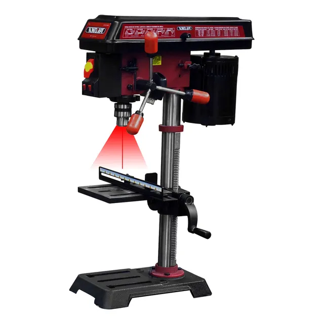 Taladro de Banco 10" con Guía Láser de Uso Profesional Con Mesa Inclinable , Motor 2/3 HP, 5 Velocidades hasta 3,300 RPM, Para Talleres y Carpintería, Color rojo / negro , Modelo KN DP-2500L KNOVA