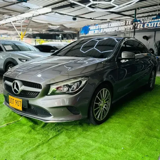 MERCEDES Benz Cla180 2017 Le