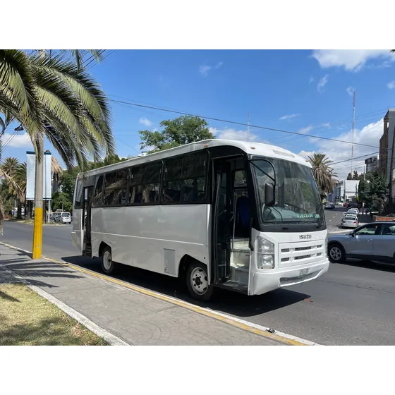 Microbús 35 Pasajeros Isuzu