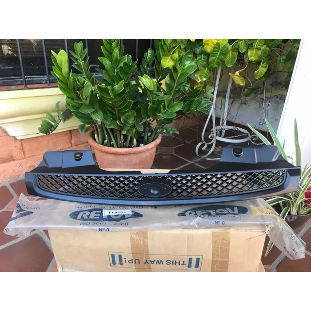 Parrilla Ford Fiesta Power 2004-07,nueva Marca Retov