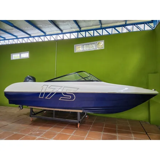 Articat 525 Open Lancha 17.5 Pies Open Nueva