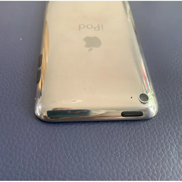 iPod Touch 4 De 32gb, Con Cable,  Cargador Y Audífonos