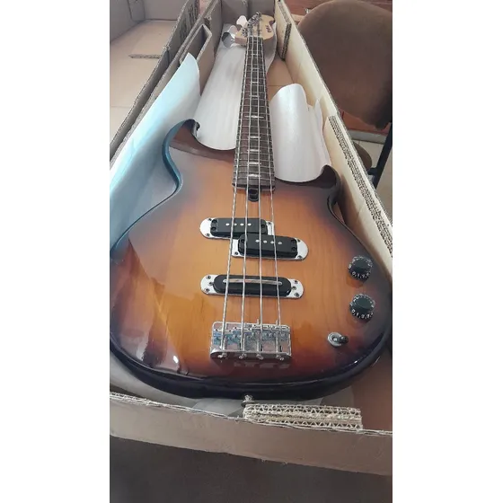 Bajo Electrico Yamaha Bb424