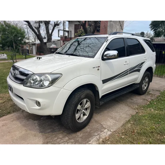 Toyota Sw4 3.0 Srv Cuero I 171cv 4x4
