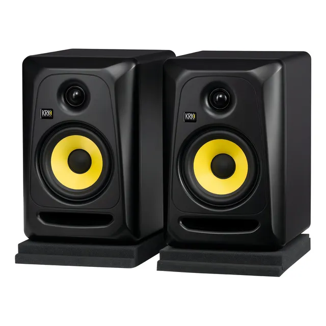 Par Monitor Estudio Activo Krk Cl5g3pk1 + Cables Y Espumas Color Negro