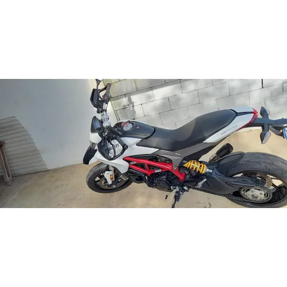Ducati Hypermotard 939