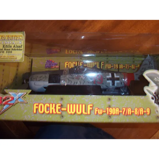 Topco Producto 1: 32 Ultimate Soldado Focke-wulf Fw 190 Rojo