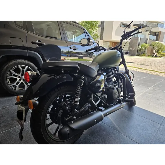 Royal Enfield Meteor 350 Verde