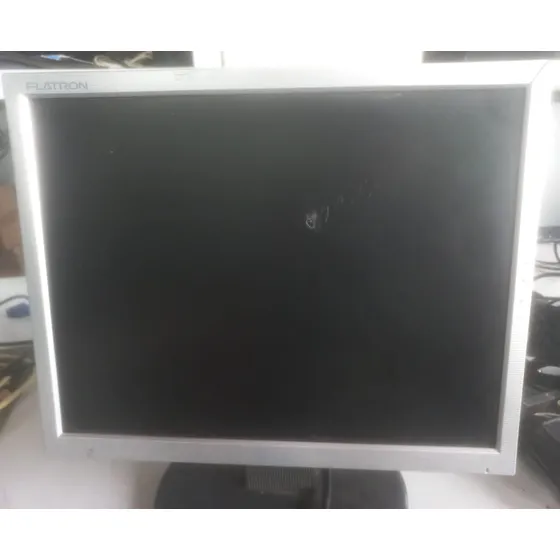 Monitor LG Flatron L1553s-sf (com Defeito Leia Anúncio)