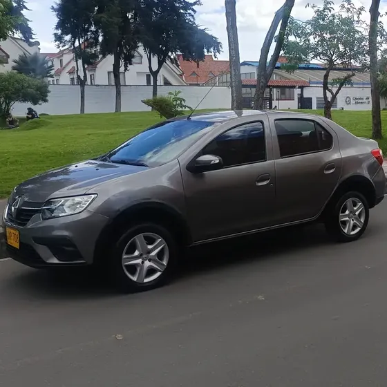 Renault Logan 2022 1.6 Expression / Life +