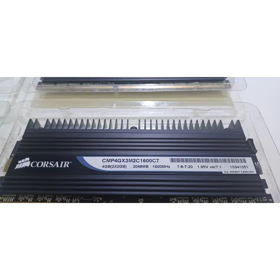 2 Memorias Dominator Corsair 4gb(2x2) 1600mhz 7-8-7-20 1.65v