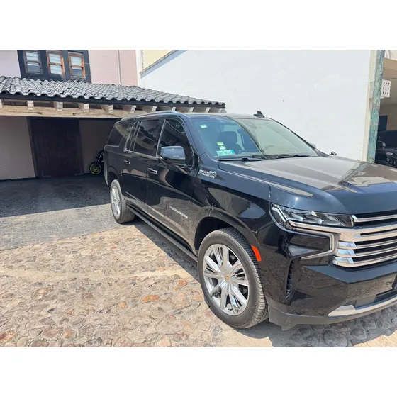 Chevrolet Suburban 6.2 High Country 4x4 At