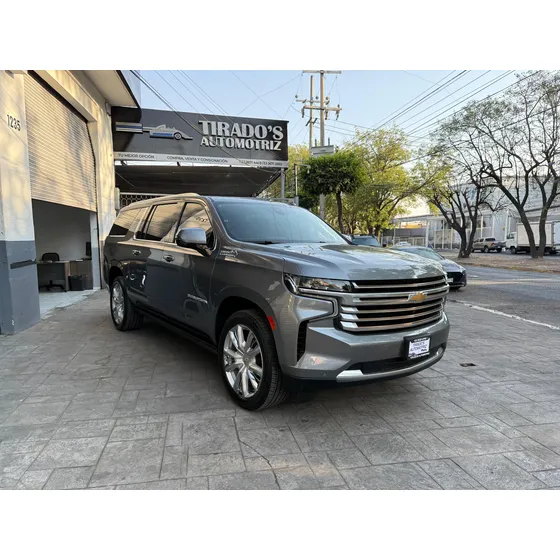 Chevrolet Suburban 6.2 High Country 4x4 At