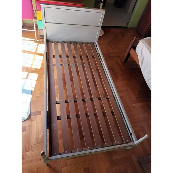 Cama Una Plaza Con Buen Elástico De Metal Reforzado