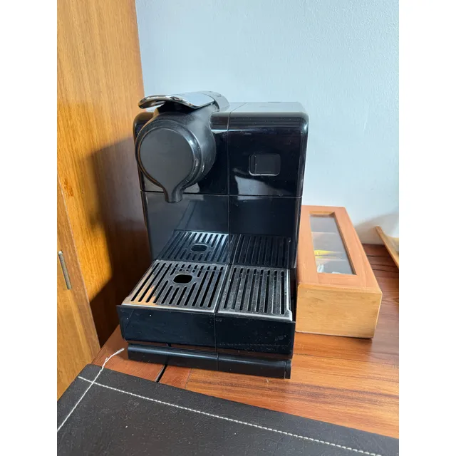 Cafetera Nespresso Lattissima Touch Black Perfecto Estado Negro