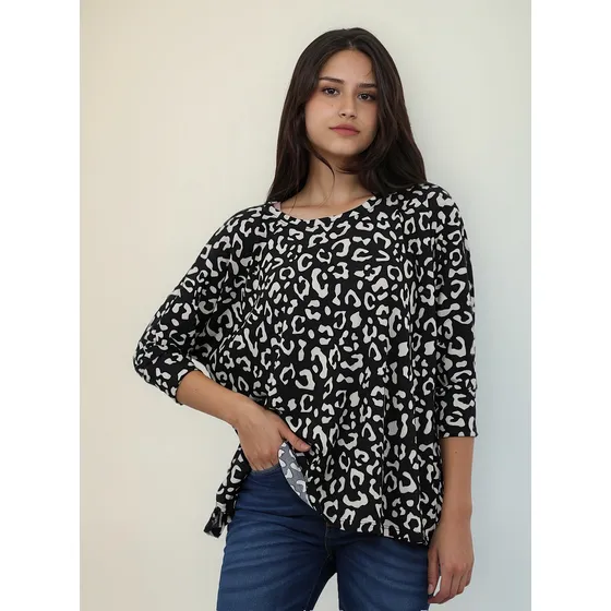 Remera Onyx Casian Morley Animal Print Mujer